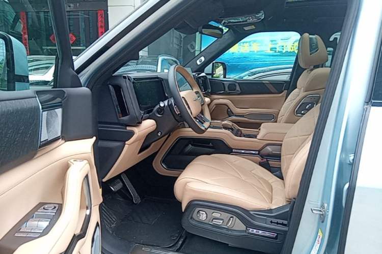 Used Formula Leopard 8 2025 Smart & Brave Flagship Edition 7 Seats Left Front Seat