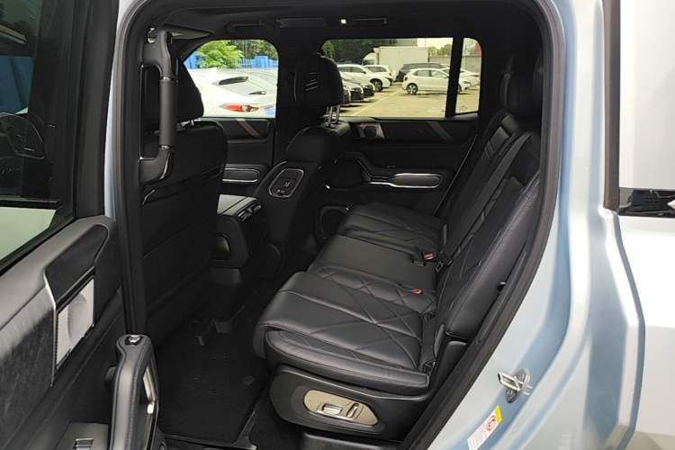 Used Formula Leopard 8 2025 Zhiyong Flagship Drone Edition 7 Seats Left Rear Seat