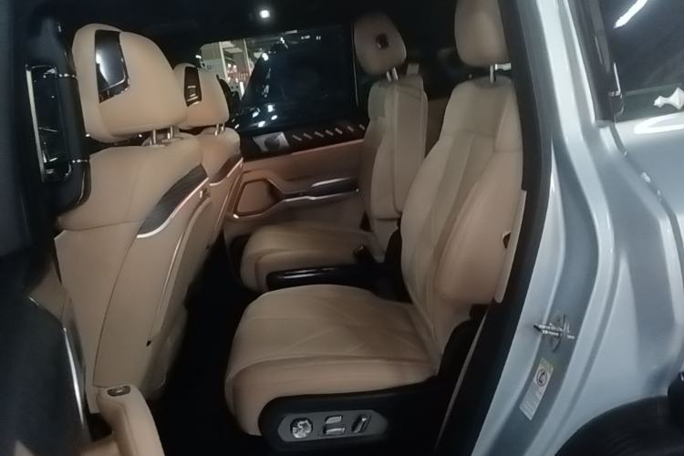 Used Formula Leopard 8 2025 Smart & Brave Flagship Edition 6 Seats Left Rear Seat