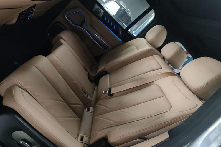 Used Formula Leopard 8 2025 Smart & Brave Flagship Edition 7 Seats Left Rear Seat