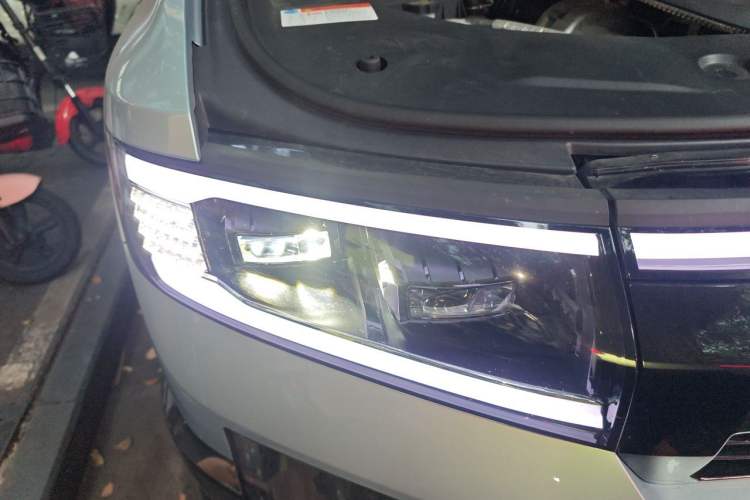 Used Formula Leopard 8 2025 Smart & Brave Flagship Edition 6 Seats Right Front Headlight