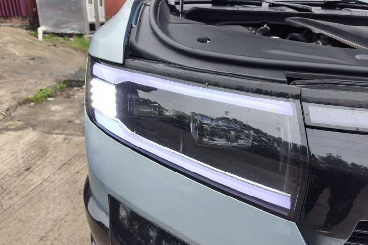 Used Formula Leopard 8 2025 Smart & Brave Flagship Edition 6 Seats Right Front Headlight