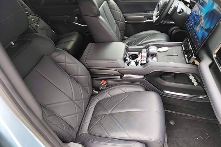 Used Formula Leopard 8 2025 Zhiyong Flagship Drone Edition 7 Seats Right Front Seat