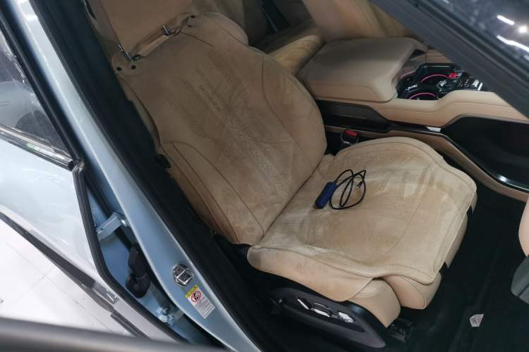 Used Formula Leopard 8 2025 Smart & Brave Flagship Edition 7 Seats Right Front Seat