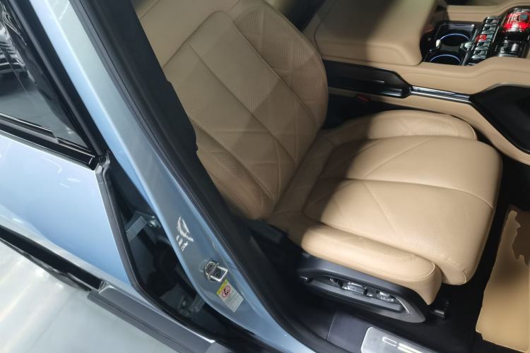 Used Formula Leopard 8 2025 Smart & Brave Flagship Edition 6 Seats Right Front Seat