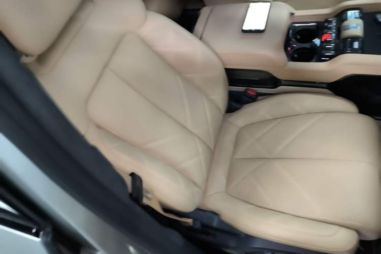 Used Formula Leopard 8 2025 Smart & Brave Flagship Edition 6 Seats Right Front Seat