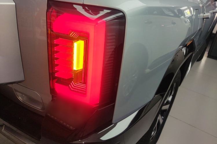 Used Formula Leopard 8 2025 Smart & Brave Flagship Edition 7 Seats Right Rear Taillight