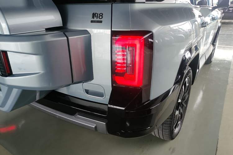 Used Formula Leopard 8 2025 Smart & Brave Flagship Edition 7 Seats Right Rear Taillight