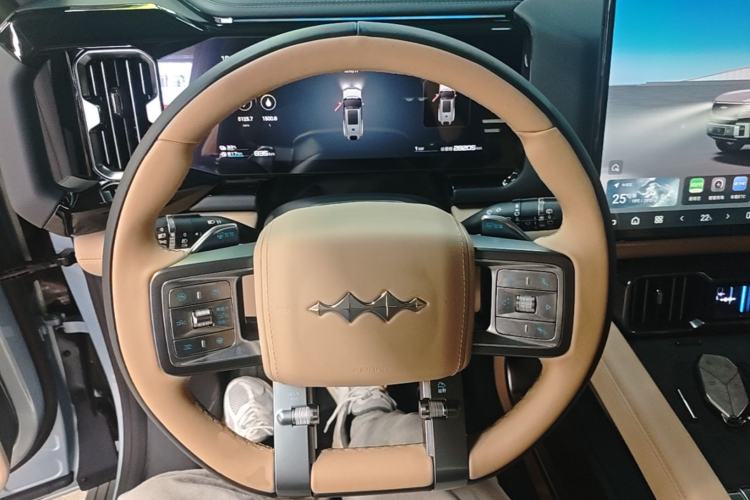 Used Formula Leopard 8 2025 Smart & Brave Flagship Edition 6 Seats Steering Wheel