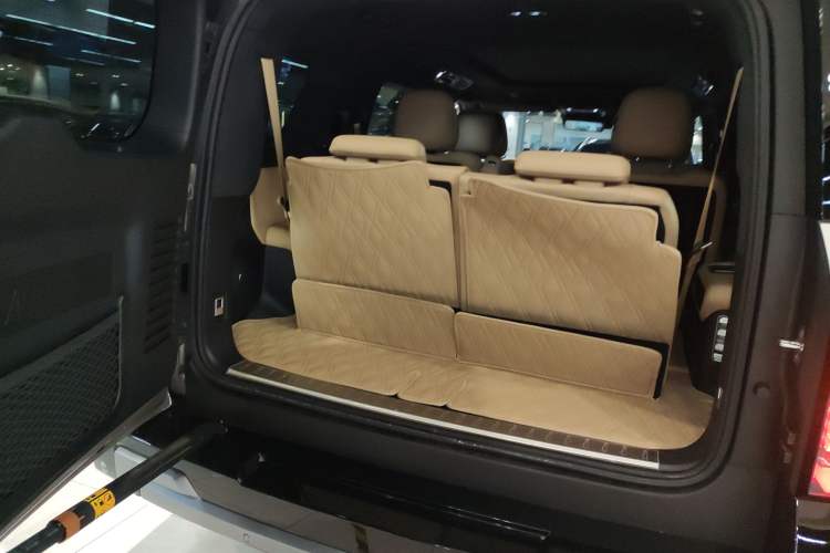 Used Formula Leopard 8 2025 Smart & Brave Flagship Edition 6 Seats Trunk