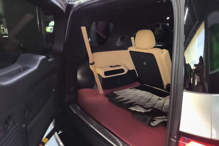Used Formula Leopard 8 2025 Smart & Brave Flagship Edition 6 Seats Trunk