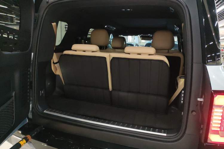 Used Formula Leopard 8 2025 Smart & Brave Flagship Edition 6 Seats Trunk