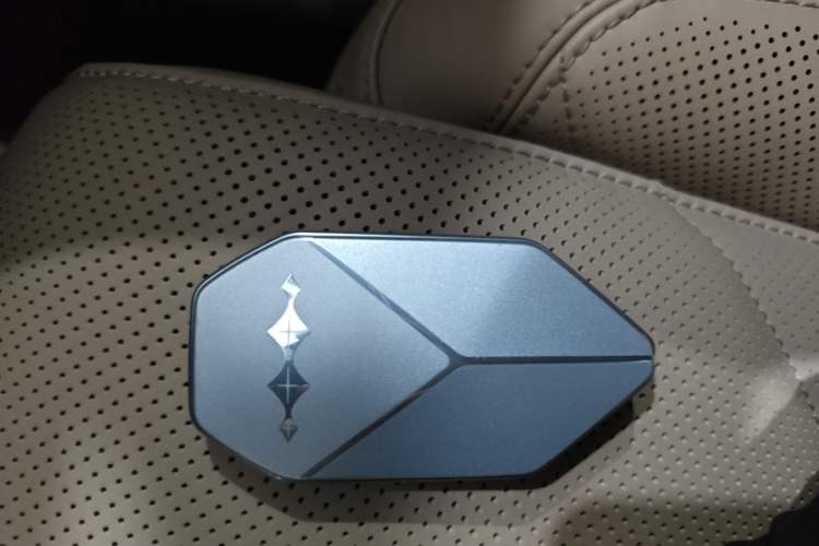 Used Formula Leopard 8 2025 Smart & Brave Flagship Edition 7 Seats Vehicle Key