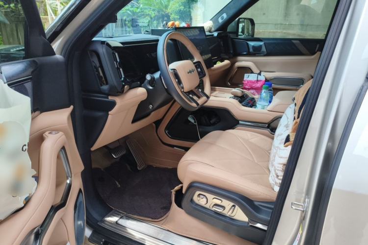 Used Formula Leopard 8 2025 Smart & Brave Flagship Edition 6 Seats Driver Seat