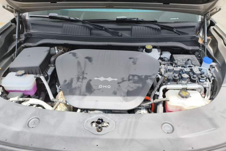 Used Formula Leopard 8 2025 Smart & Brave Flagship Edition 6 Seats Engine Bay