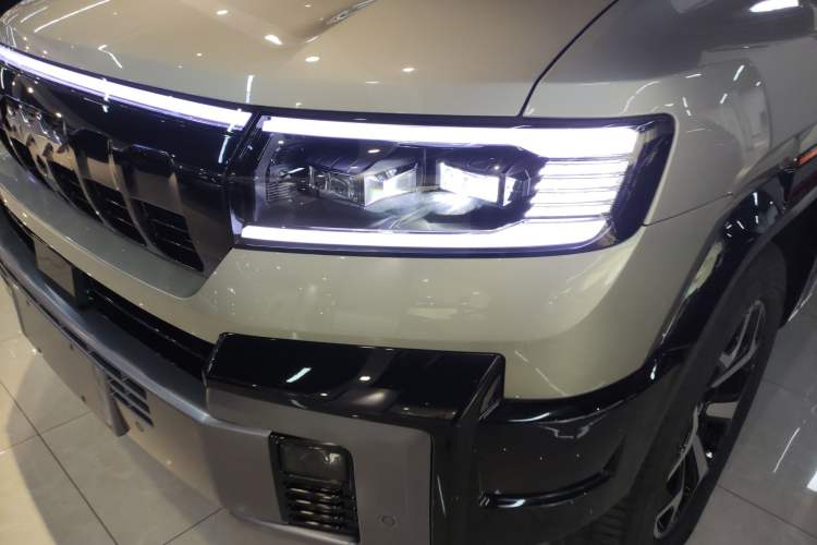 Used Formula Leopard 8 2025 Smart & Brave Flagship Edition 7 Seats Left Front Headlight