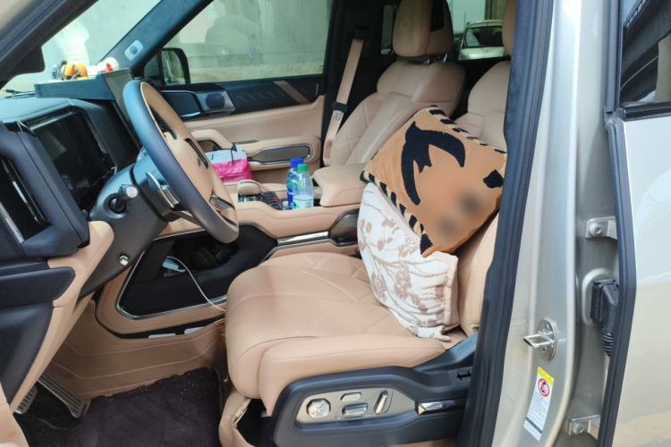 Used Formula Leopard 8 2025 Smart & Brave Flagship Edition 6 Seats Left Front Seat