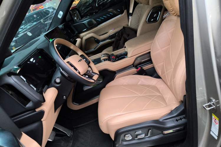 Used Formula Leopard 8 2025 Smart & Brave Flagship Edition 7 Seats Left Front Seat