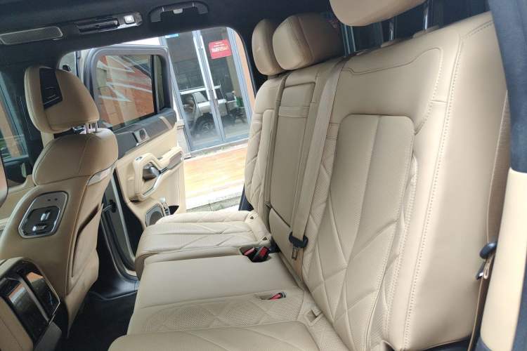 Used Formula Leopard 8 2025 Smart & Brave Flagship Edition 7 Seats Left Rear Seat