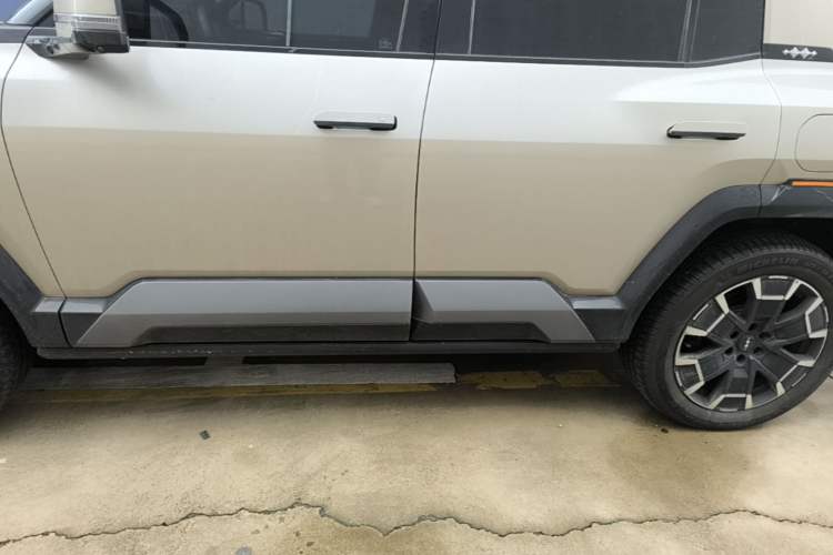 Used Formula Leopard 8 2025 Zhiyong Flagship Drone Edition 7 Seats Left Side Sill