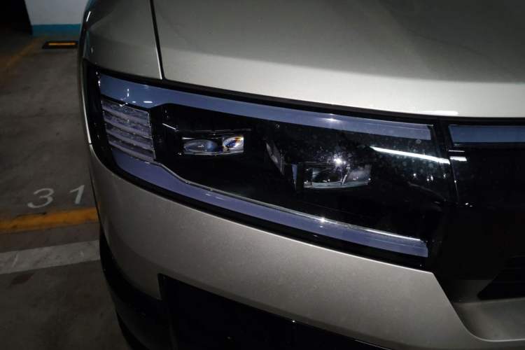 Used Formula Leopard 8 2025 Smart & Brave Flagship Edition 6 Seats Right Front Headlight