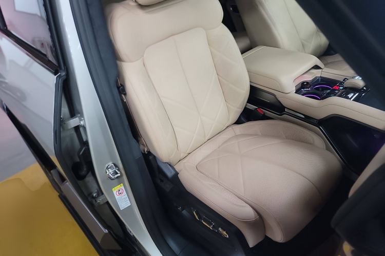 Used Formula Leopard 8 2025 Smart & Brave Flagship Edition 7 Seats Right Front Seat