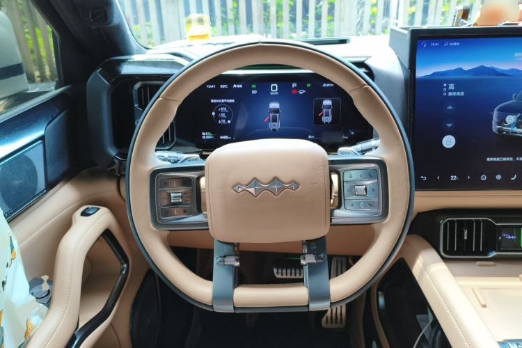 Used Formula Leopard 8 2025 Smart & Brave Flagship Edition 6 Seats Steering Wheel
