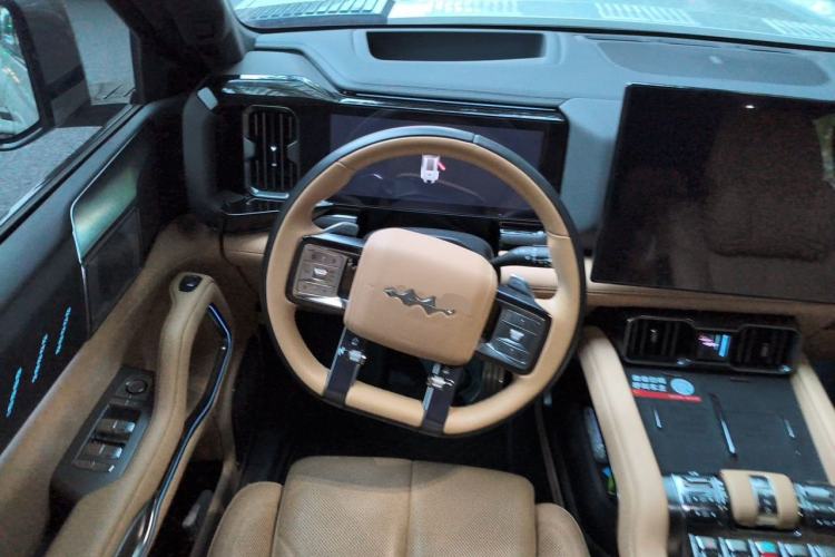 Used Formula Leopard 8 2025 Smart & Brave Flagship Edition 7 Seats Steering Wheel