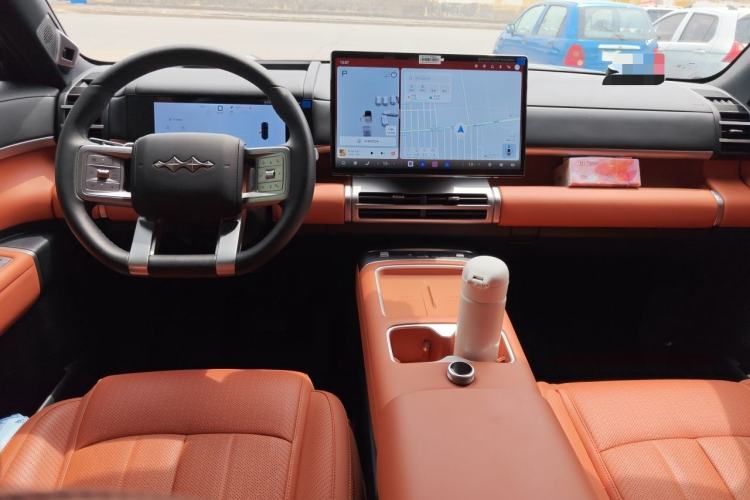 Used Formula Leopard Tai 7 2025 Model 190 km Four-Wheel Drive Ultra Edition Center Console