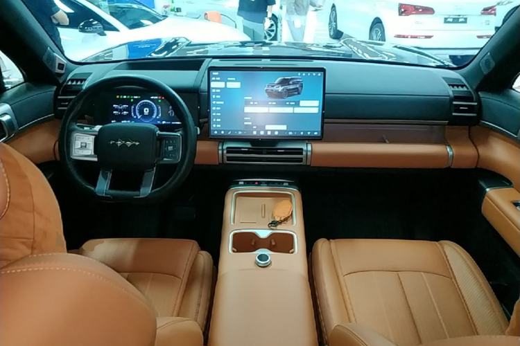 Used Formula Leopard Tai 7 2025 Model 190 km Four-Wheel Drive Ultra Edition Center Console