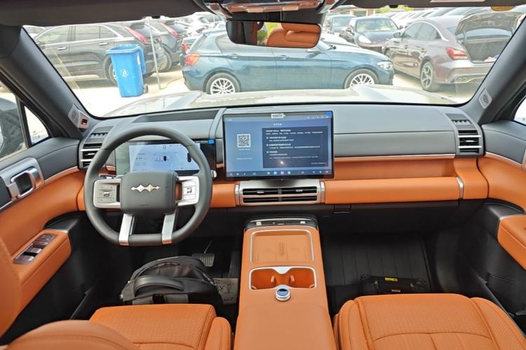 Used Formula Leopard Tai 7 2025 Model 200 km Two-Wheel Drive Max Edition Center Console