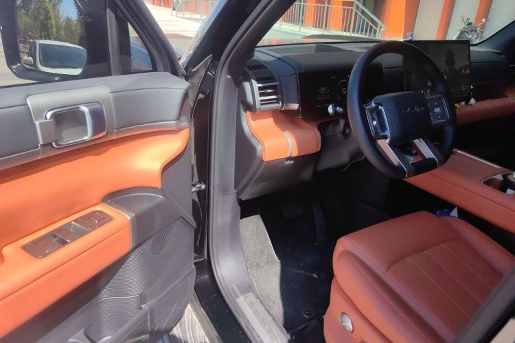 Used Formula Leopard Tai 7 2025 Model 200 km Two-Wheel Drive Max Edition Driver Seat
