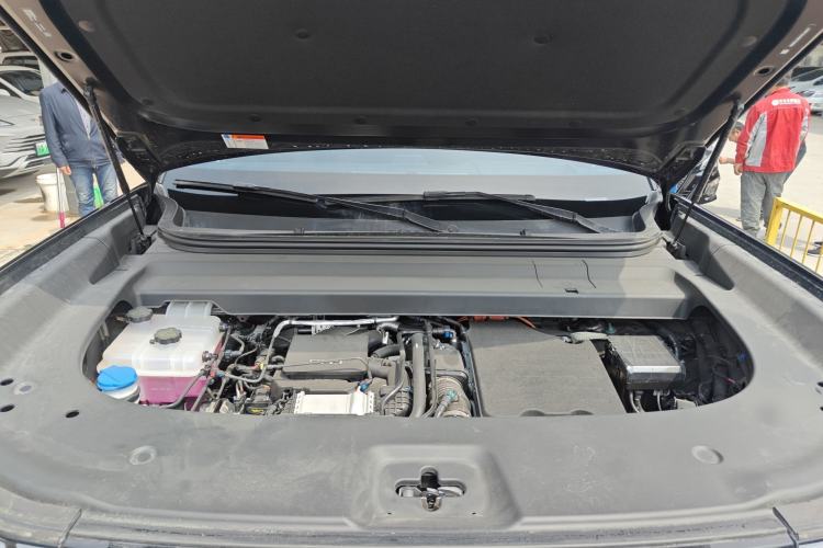Used Formula Leopard Tai 7 2025 Model 200 km Two-Wheel Drive Max Edition Engine Bay