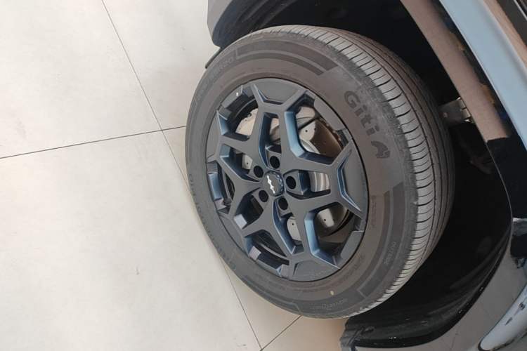 Used Formula Leopard Tai 7 2025 Model 190 km Four-Wheel Drive Ultra Edition Left Front Wheel Hub
