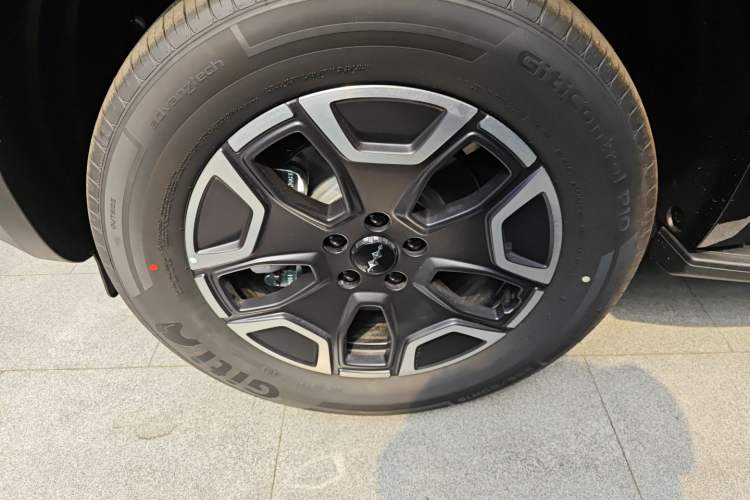 Used Formula Leopard Tai 7 2025 Model 200 km Two-Wheel Drive Max Edition Left Front Wheel Hub