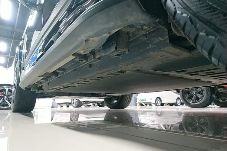 Used Formula Leopard Tai 7 2025 Model 190 km Four-Wheel Drive Ultra Edition Left Side Sill