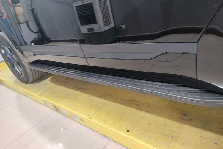 Used Formula Leopard Tai 7 2025 Model 190 km Four-Wheel Drive Ultra Edition Left Side Sill