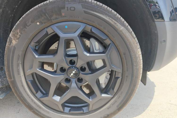 Used Formula Leopard Tai 7 2025 Model 190 km Four-Wheel Drive Ultra Edition Right Front Wheel Hub