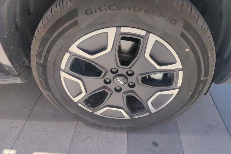 Used Formula Leopard Tai 7 2025 Model 200 km Two-Wheel Drive Max Edition Right Front Wheel Hub