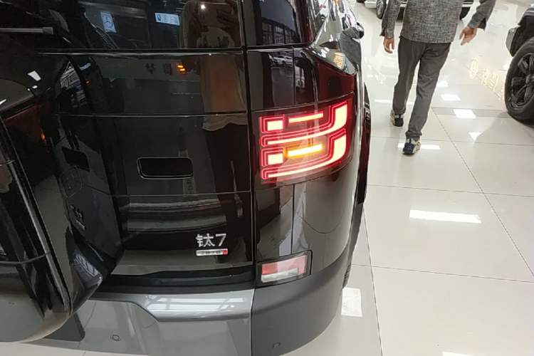 Used Formula Leopard Tai 7 2025 Model 190 km Four-Wheel Drive Ultra Edition Right Rear Taillight