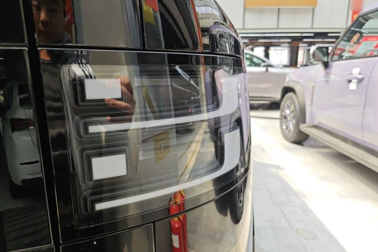 Used Formula Leopard Tai 7 2025 Model 200 km Two-Wheel Drive Max Edition Right Rear Taillight