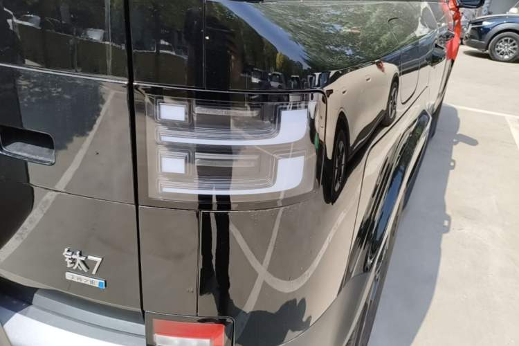 Used Formula Leopard Tai 7 2025 Model 200 km Two-Wheel Drive Max Edition Right Rear Taillight