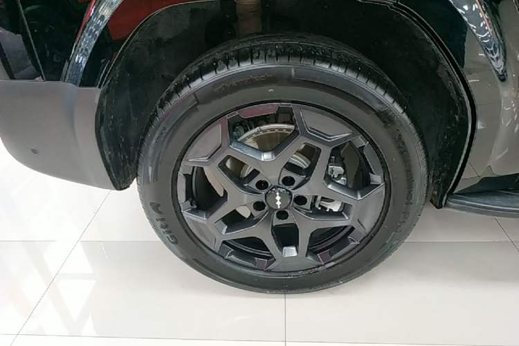 Used Formula Leopard Tai 7 2025 Model 190 km Four-Wheel Drive Ultra Edition Right Rear Wheel Hub
