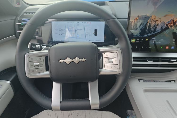 Used Formula Leopard Tai 7 2025 Model 200 km Two-Wheel Drive Max Edition Steering Wheel
