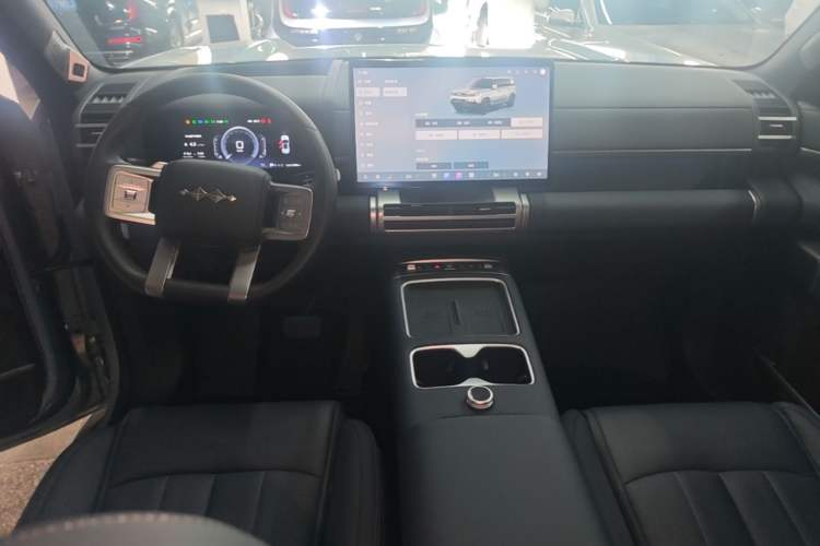 Used Formula Leopard Tai 7 2025 Model 200 km Two-Wheel Drive Max Edition Center Console