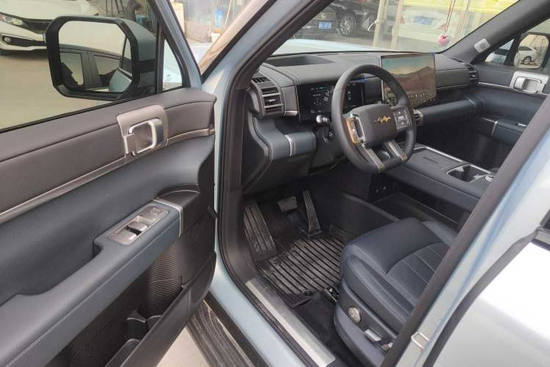 Used Formula Leopard Tai 7 2025 Model 200 km Two-Wheel Drive Max Edition Driver Seat