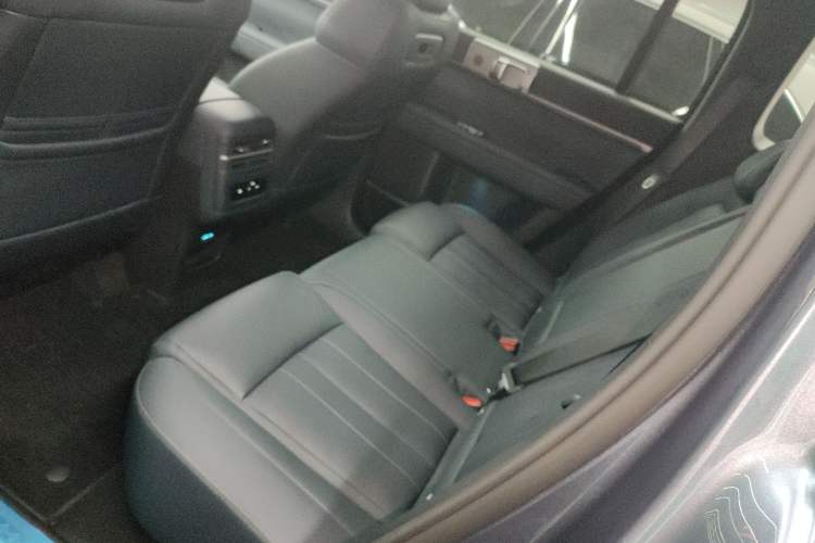 Used Formula Leopard Tai 7 2025 Model 200 km Two-Wheel Drive Max Edition Interior 4