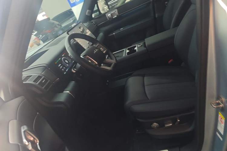Used Formula Leopard Tai 7 2025 Model 200 km Two-Wheel Drive Max Edition Left Front Seat