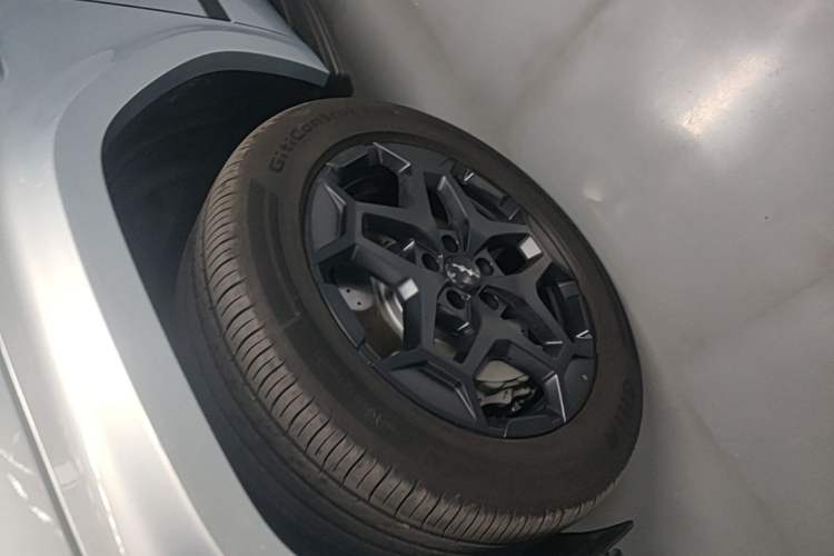 Used Formula Leopard Tai 7 2025 Model 190 km Four-Wheel Drive Ultra Edition Left Front Wheel Hub