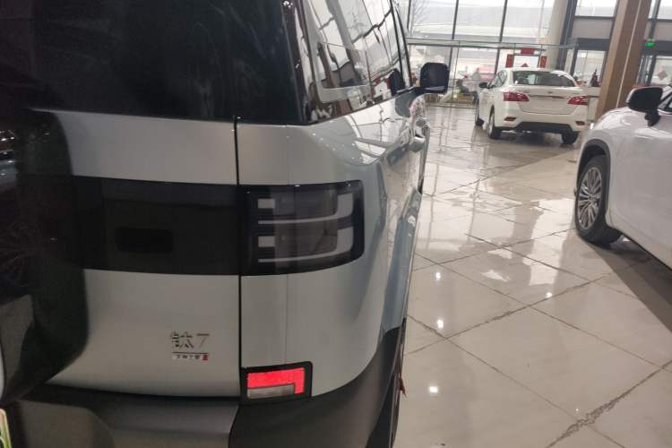 Used Formula Leopard Tai 7 2025 Model 190 km Four-Wheel Drive Ultra Edition Right Rear Taillight